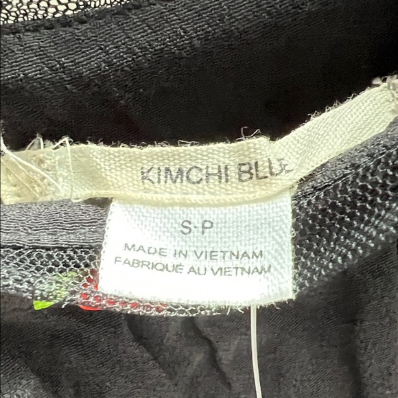 Kimchi Blue - Black Short Sleeve Scoop Neck Mini Dress with Red Rose Accent - Picture 4 of 9